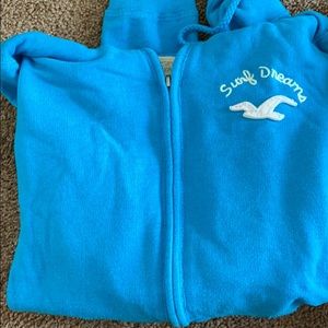 blue hollister sweatshirt !